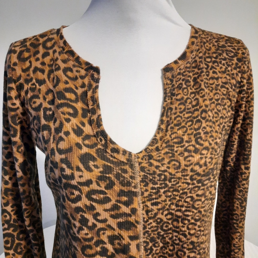 2/$25 - Pilcro Animal print top - Picture 4 of 13